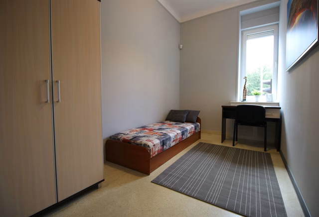 Radwańska 16, single room No. 7