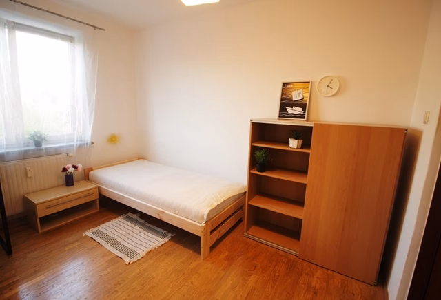 Pokój 1-osobowy niedaleko metra i uczelni 