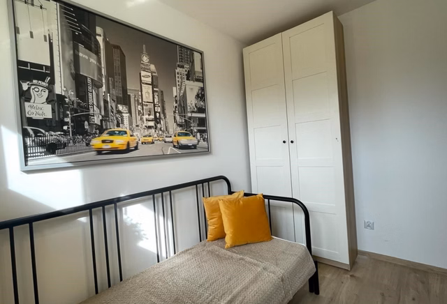 Pokój nr 4 przy Bruna 28