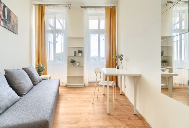 pokój 1 - osobowy nr 4 z balkonem, ul. Żółkiewskiego 5