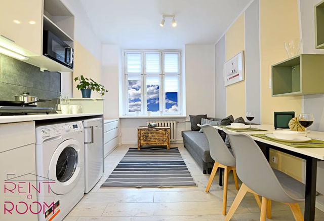ZACISZE 6/8 ŚRÓDMIEŚCIE STUDIO NR 1
