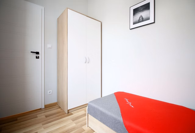 1 Maja 50, single room No. 1