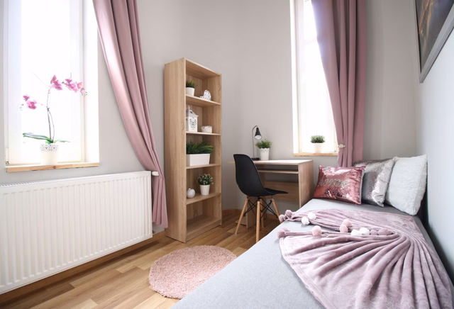 1 Maja 50, single room No. 1