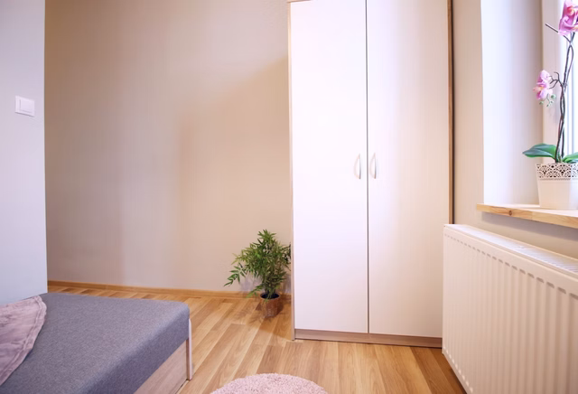 1 Maja 50, single room No. 1