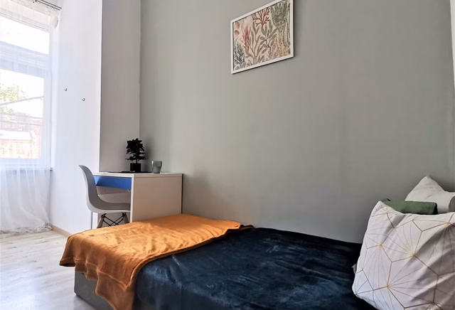 Single room, Długa Street near Kleparz, Mickiewicza Avenue (2)