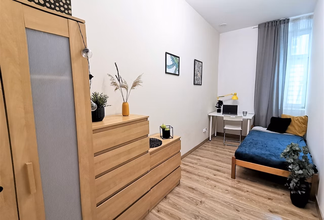 Pokój, ul. Topolowa, blisko UE, Dworzec Gł. (1)