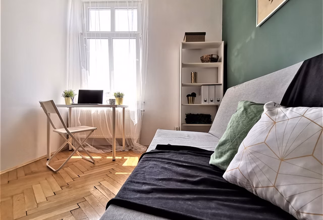 Pokój, bardzo duży, ul. Topolowa, blisko ul. Rakowicka, UE (4)