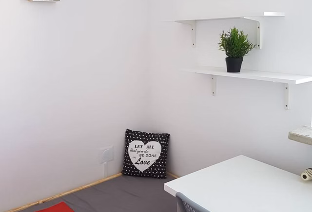 Room #2 at Pod Lipą 8 Street