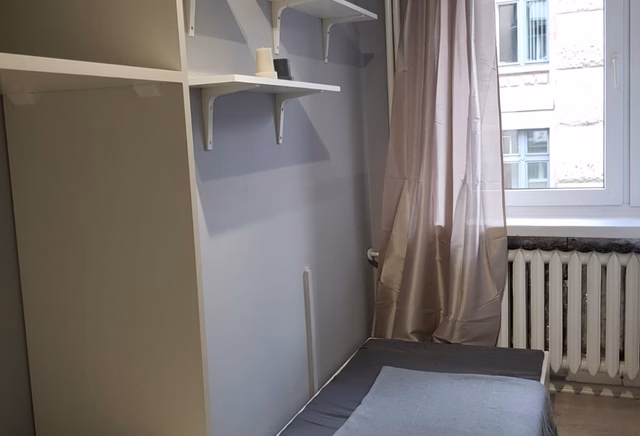 Single room #7 at Kredytowa 2 Street