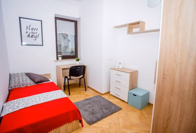 Pokój jednoosobowy #3 przy ul. Pod Strzechą 4/13