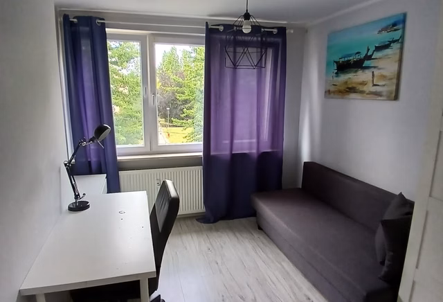 Pokój 3 przy ul. Śląskiej 64C w Gdańsku