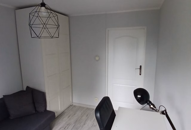 Pokój 3 przy ul. Śląskiej 64C w Gdańsku