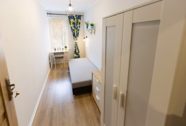 Pokój jednoosobowy nr 3 Plebiscytowa 38