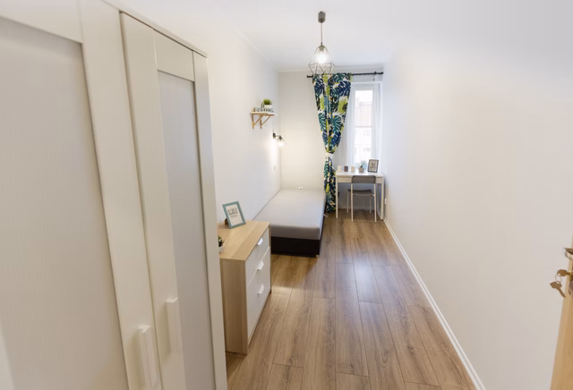 Pokój jednoosobowy nr 6 Plebiscytowa 38