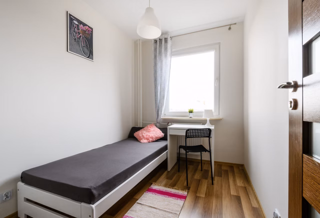Pokój nr 5, ul. Sozopolska 1, SGGW