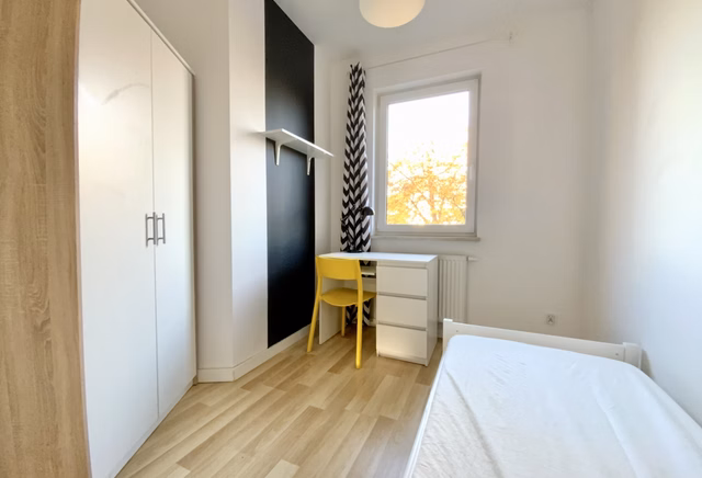 Pokój nr 8, Amałowicza Tatara 2, Rembertów, blisko PKP 