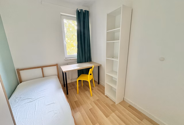 Pokój nr 6, Amałowicza Tatara 2c, Rembertów, blisko ASW