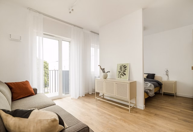 Duże Studio, Bez Kaucji! 33m2, Balkon, blisko LOT i WUM, Internet, 0%