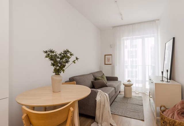 Komfortowe, 2 pokoje, 33m2 na Okęciu i blisko WUM, Balkon, Bezpośr.