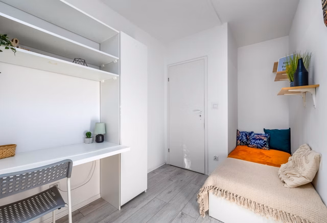 Room no. 5. right next to SGGW/Vistula
