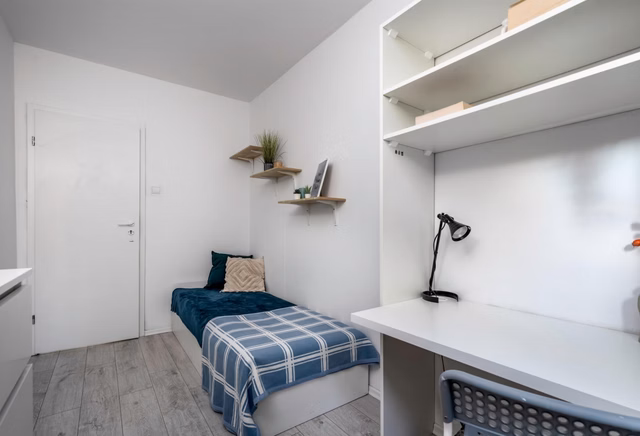 Room no. 6. right next to SGGW/Vistula