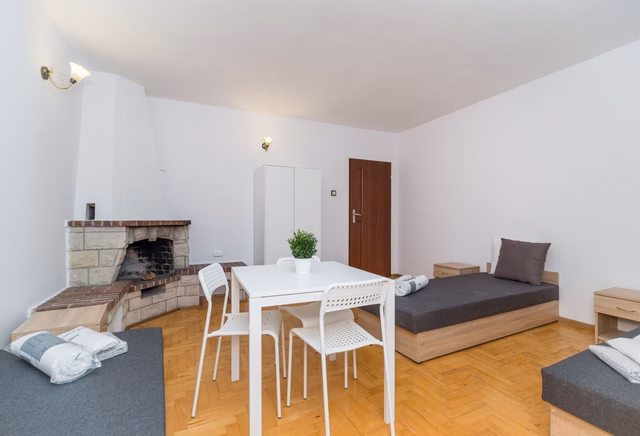 3-person room no. 5, Rotmanka