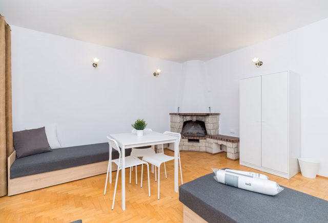 3-person room no. 5, Rotmanka