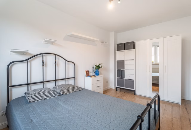 New two-room apartment after renovation in a cheerful, cat-friendly manner. 