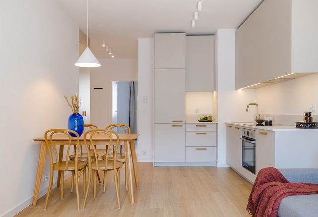 2-pokojowe | 42.03 m2 | Balkon | Internet w cenie | Bezpośrednio