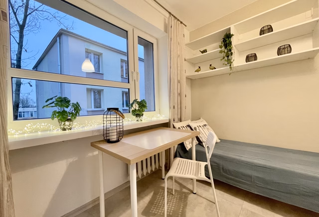 Pokój nr 4, Saska 47, Świetna Komunikacja do Metra i Centrum