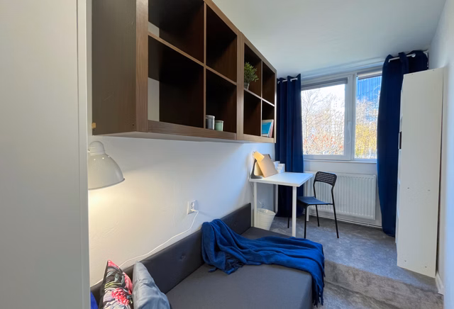 (POWS.103.3.1) Single room