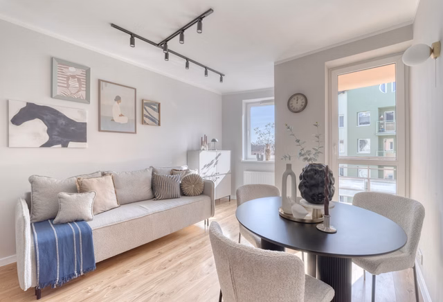 32 m²/ 2 pokoje/ Karolewska