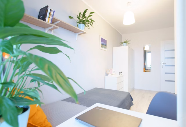 Single room #2 at Bora Komorowskiego 6 Street
