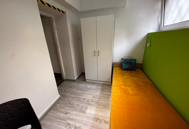 Single room #1 at Wita Stwosza 17a [FOR MEN]