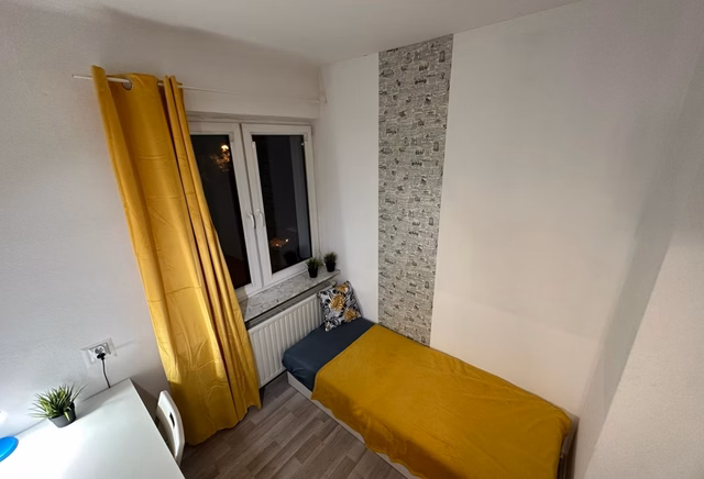 Pokój jednoosobowy #14 przy ul. Wita Stwosza 17b [DLA KOBIET]