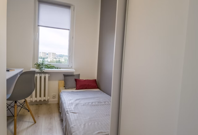 Pokój jednoosobowy - Dobrego Pasterza 108 (2)