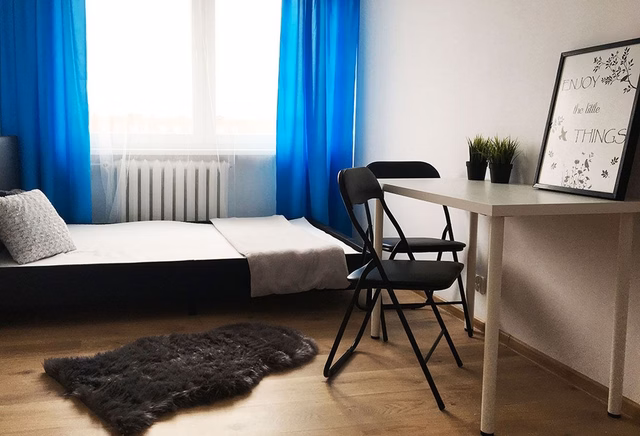 Duży pokój 1-os. z panoramicznym widokiem na miasto