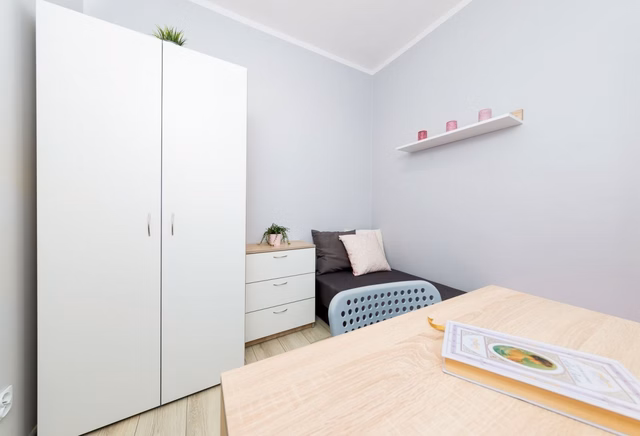 ul. Lublańska 22 (pokój jednoosobowy nr 7)