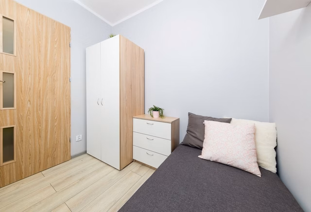 ul. Lublańska 22 (pokój jednoosobowy nr 7)