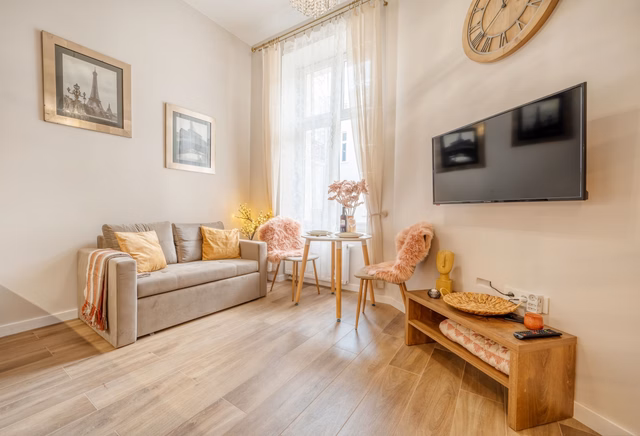 Studio apartment with a mezzanine, 4 Wólczańska Street | CENTER UMED UŁ PŁ