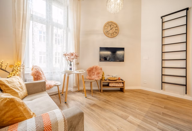 Studio apartment with a mezzanine, 4 Wólczańska Street | CENTER UMED UŁ PŁ