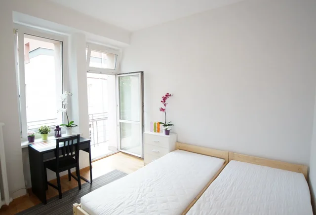 ŚW.JERZEGO 5/7  MANUFAKTURA  POKÓJ Z BALKONEM NR 1, 1/2 OSOBY