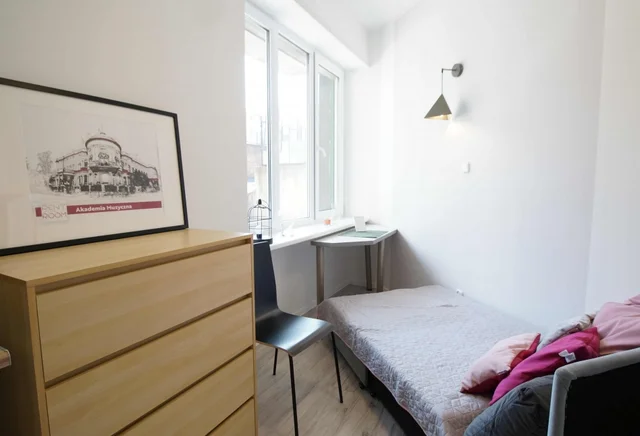 PROCHNIKA 54 MANUFAKTURA STUDIO No. 3 WITH BATHROOM AND KITCHEN