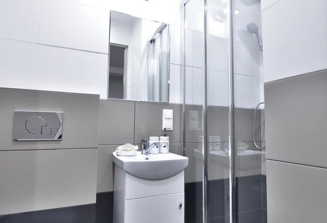 REVOLUTION 49 FACTORY STATION UŁ STUDIO NO. 1