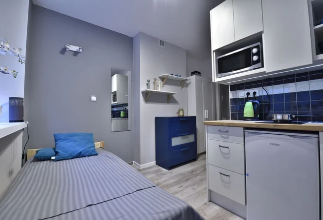 REVOLUTION 49 FACTORY STATION UŁ STUDIO NO. 1