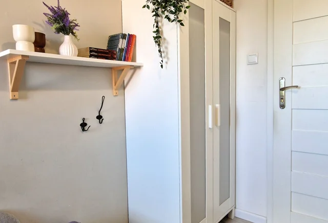 Single room No. 5 at Marynarki Polskiej 136