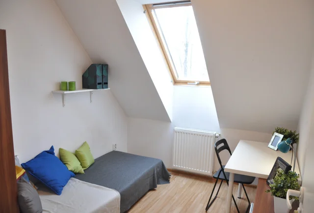 (RZEP.2B.7) Single room