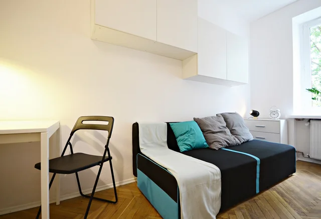 (KOSC.66.2.1) Room for a couple or single