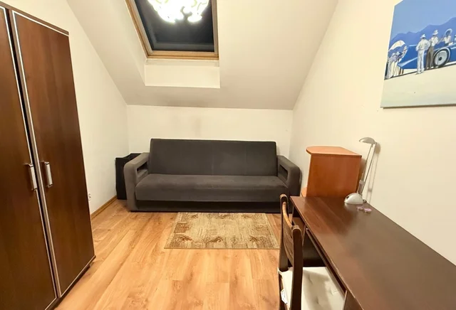 (MOTY.19.6.4) Single room
