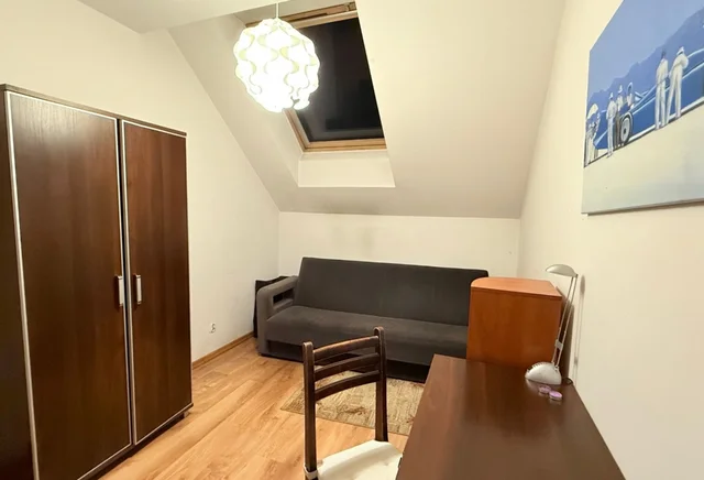 (MOTY.19.6.4) Single room
